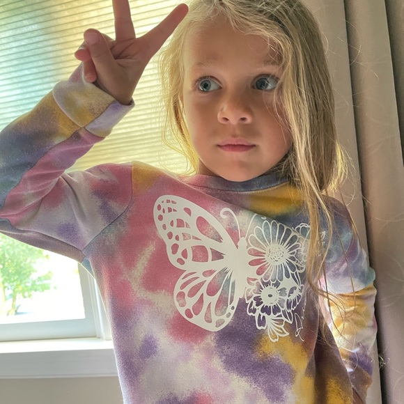 Custom personalized onesie, baby toddler clothes, butterfly roses or sunflower - Picture 3 of 3